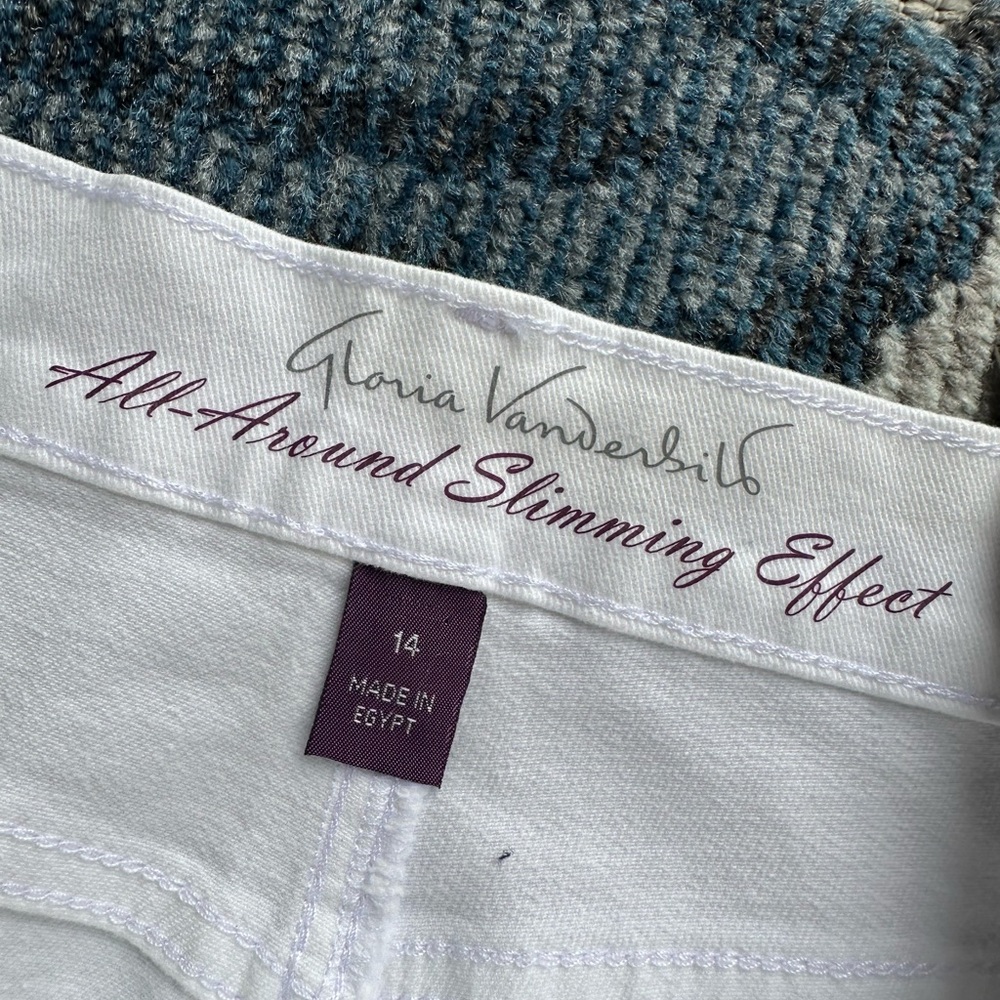 Gloria Vanderbilt Amanda Capri Classic Rise Denim Jeans - Picture 6 of 10